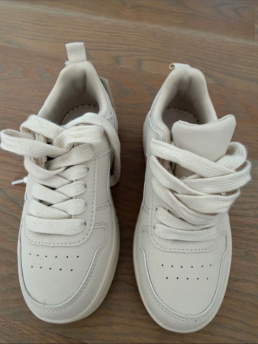 Link Cream Lace-Up Platform Sneakers